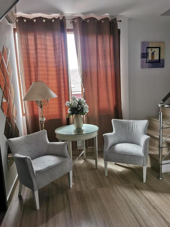 Hotel Nevis Fundeni à Bucarest Extérieur photo
