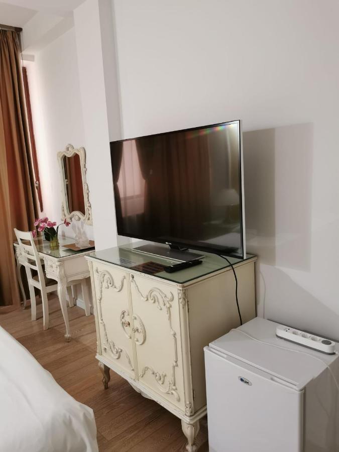 Hotel Nevis Fundeni à Bucarest Extérieur photo