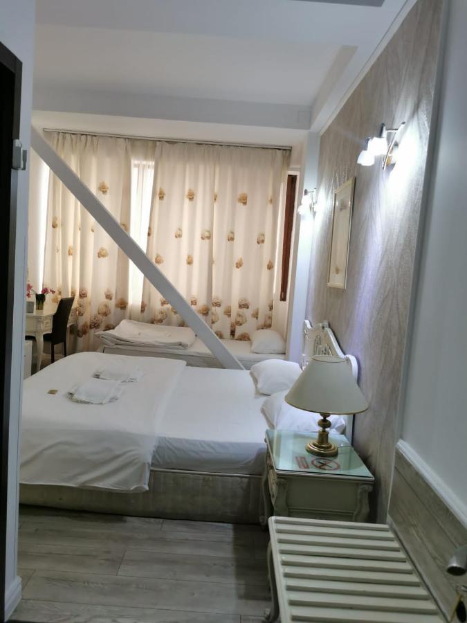 Hotel Nevis Fundeni à Bucarest Extérieur photo